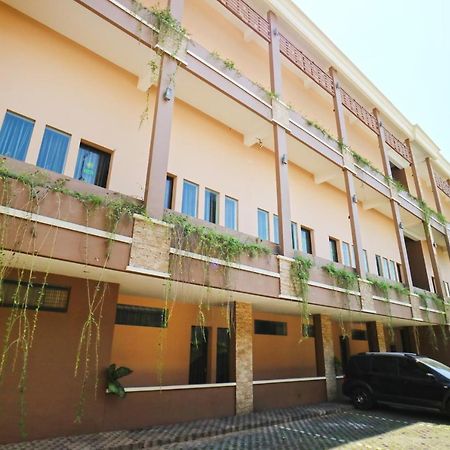 Koi Hotel And Residence Denpasar Zewnętrze zdjęcie