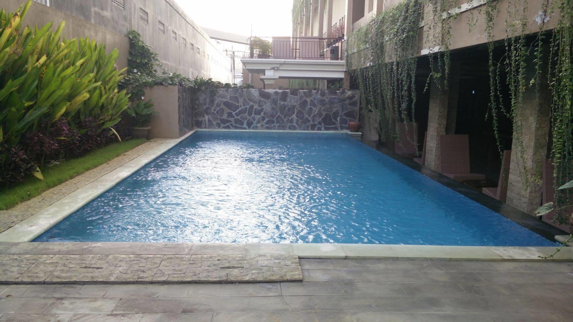 Koi Hotel And Residence Denpasar Zewnętrze zdjęcie